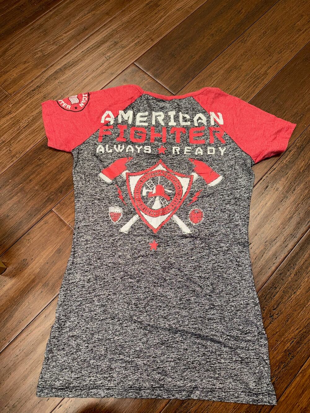 American Fighter firefighter-themed raglan graphic shirt Women’s M Medium